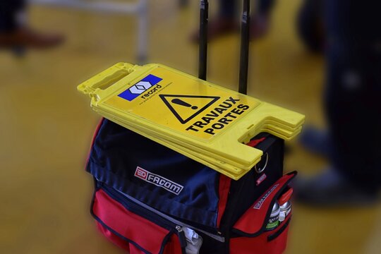 Pourquoi anticiper le remplacement des pièces d’usure pour assurer la longévité de votre porte automatique ?